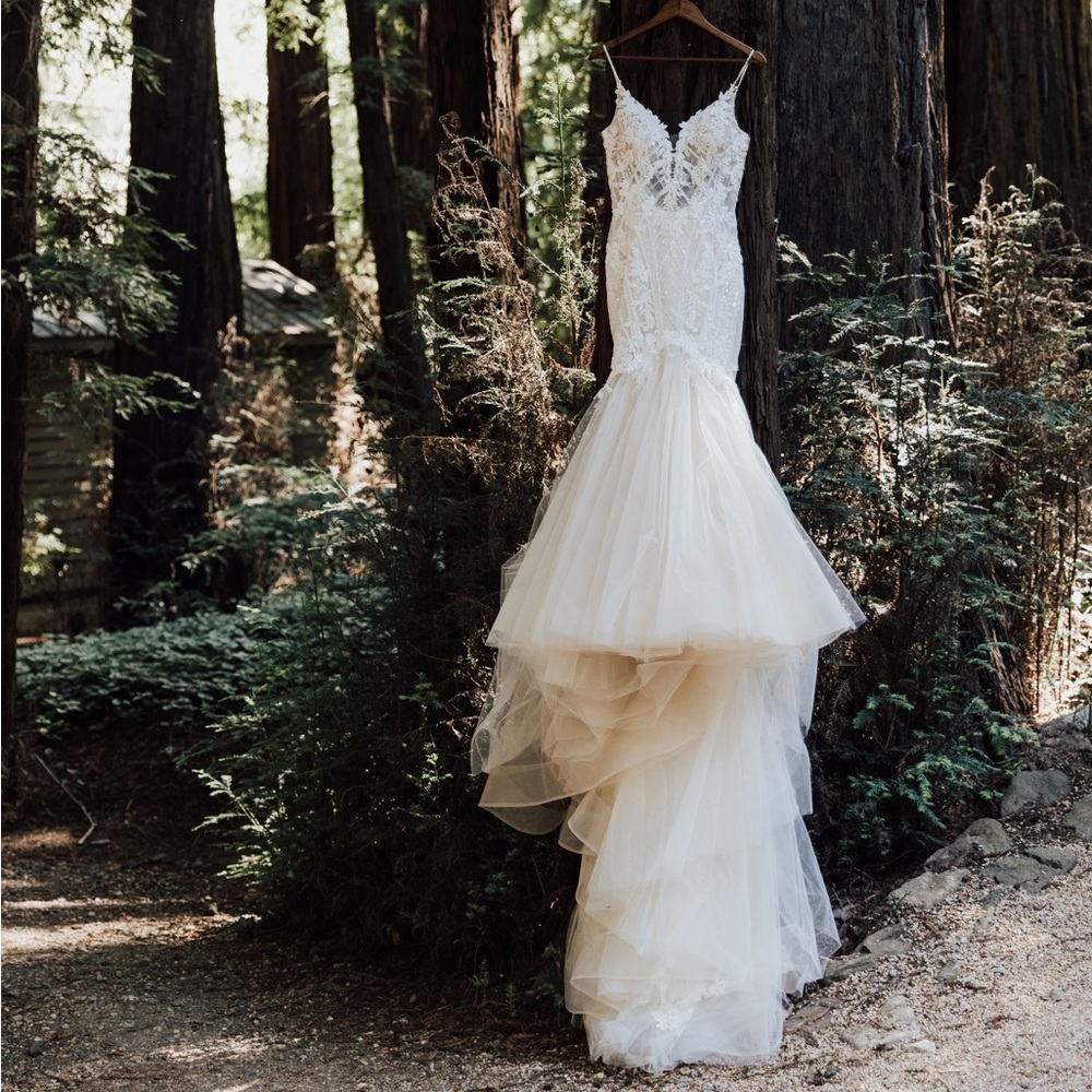 Enzoani Perla wedding dress